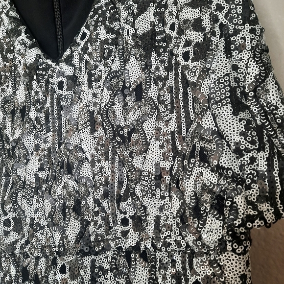 Bebe Sequined Embellished V-Neck Reputation Style Romper 10 - Picture 7 of 7